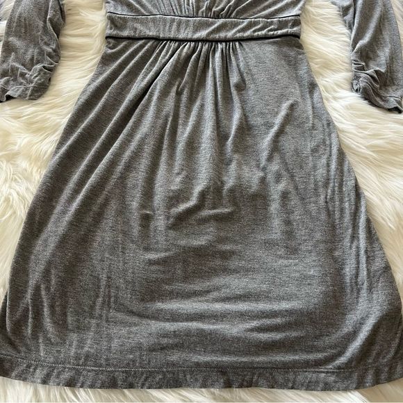 Bcbgmaxazria Dress Size Small Gray Knit Midi Long Sleeve Piping Trim Front Twist - Picture 8 of 11